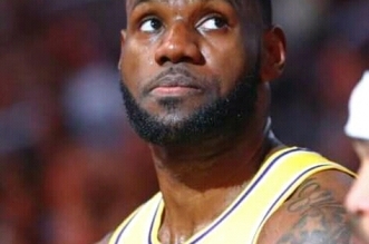 LeBron James tenta levar os Lakers aos Playoffs