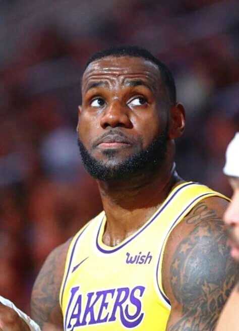 LeBron James tenta levar os Lakers aos Playoffs 