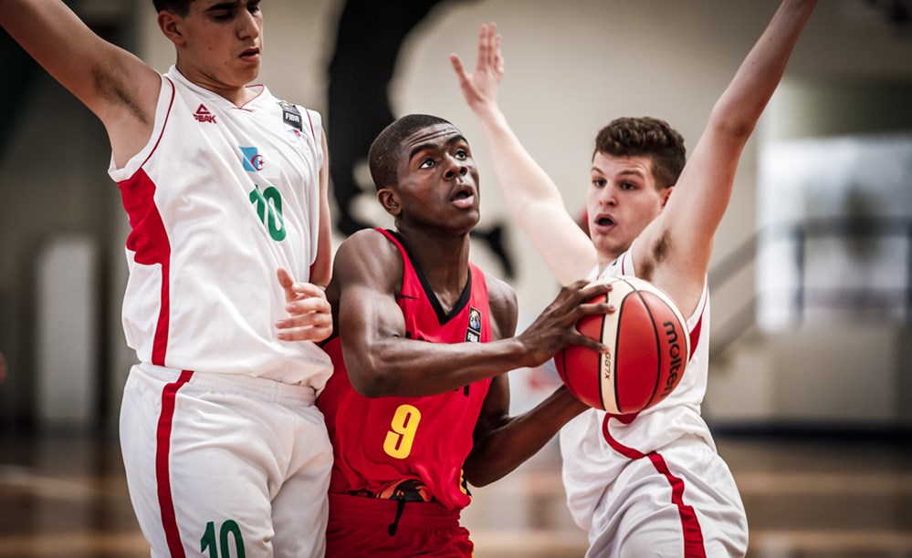 CEFA - Jovens angolanos vivem o seu sonho de basquetebol e de