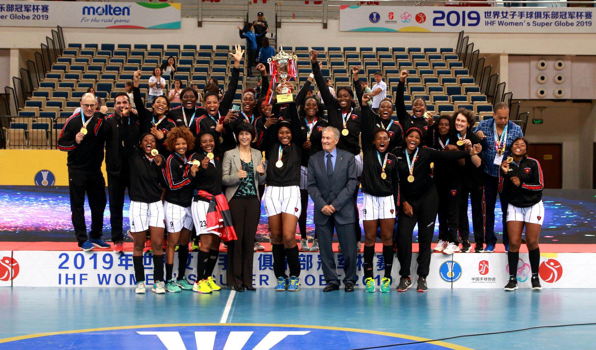 Clube Desportivo 1º de Agosto - Equipa feminina de futebol do 1